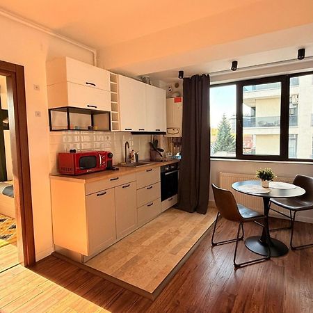 Cozy Apartment With Self Check-In Near Promenada Mall And Verdi Park Бухарест Екстер'єр фото