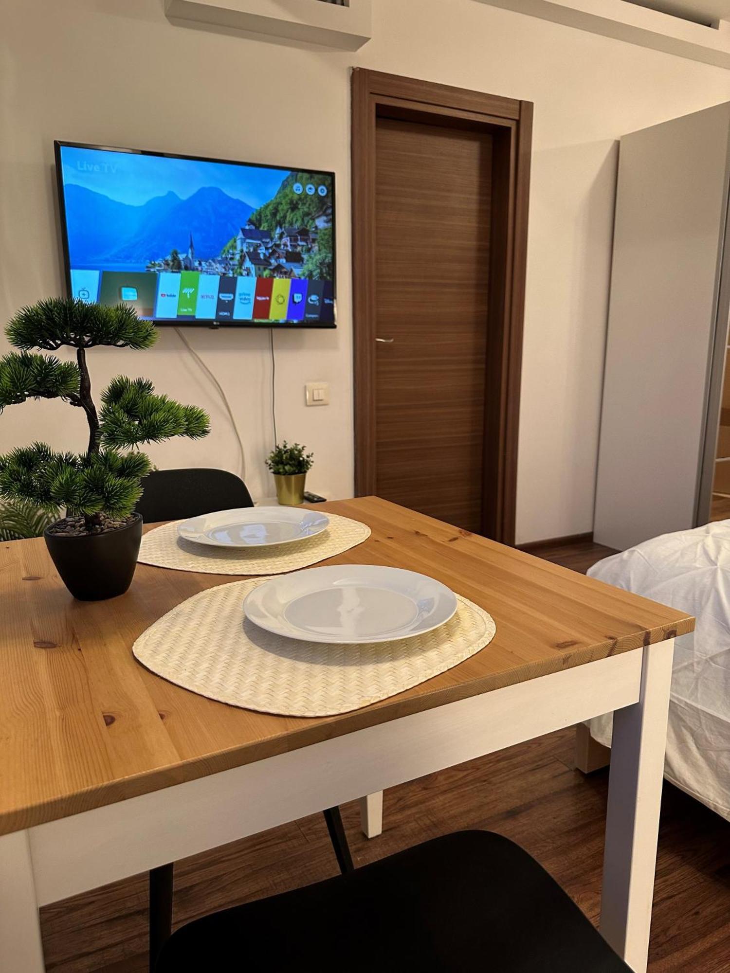 Cozy Apartment With Self Check-In Near Promenada Mall And Verdi Park Бухарест Екстер'єр фото